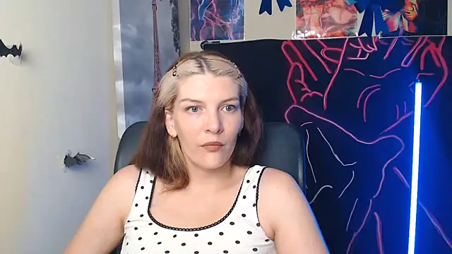 VanessaRey  online show from June 8, 2026, 6:14 am