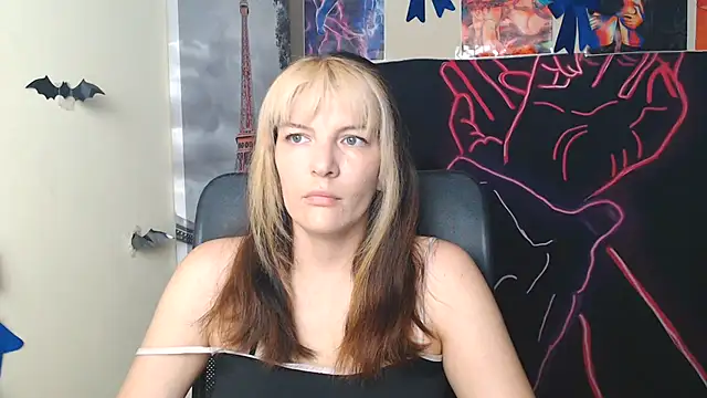VanessaRey  online show from June 21, 2026, 6:38 am