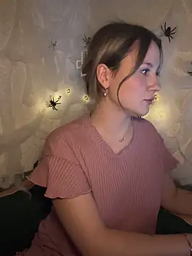 Snapshot of mollygirll chatting on October 21, 2025, 6:19 pm mollygirll online show from October 21, 2025, 6:19 pm