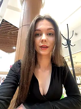 Snapshot of MilaBee chatting on October 16, 2025, 6:03 am MilaBee online show from October 16, 2025, 6:03 am