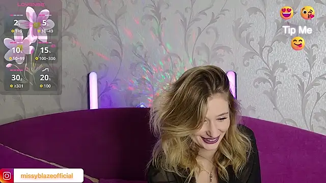 Snapshot of MissyBlaze chatting on November 11, 2025, 9:04 pm MissyBlaze online show from November 11, 2025, 9:04 pm