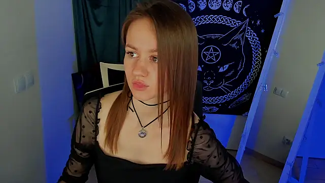 Catherine e online show from October 31, 2025, 7:48 pm