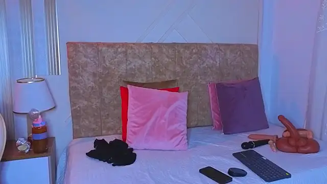 angelinarouse  online show from June 28, 2026, 4:07 am