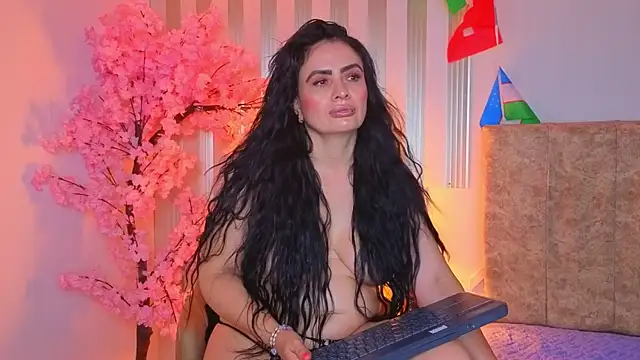 angelinarouse  online show from July 10, 2026, 8:18 am
