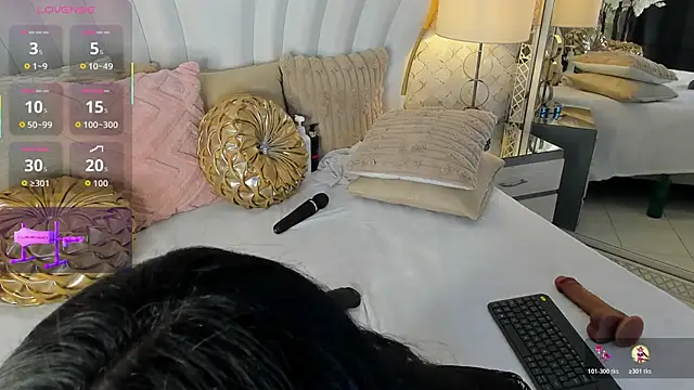 Snapshot of AriaJonnes_ chatting on November 1, 2025, 2:08 pm AriaJonnes  online show from November 1, 2025, 2:08 pm