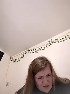 Snapshot of ShereeJenkins chatting on February 5, 2026, 6:01 pm ShereeJenkins online show from February 5, 2026, 6:01 pm