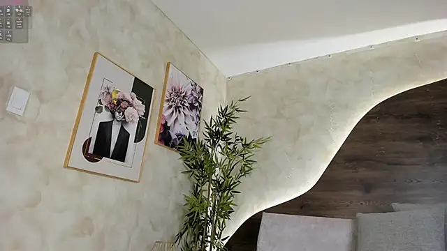 mia lacy  online show from November 7, 2025, 7:14 pm