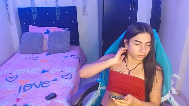 Snapshot of Lyaa_Cute chatting on March 10, 2026, 10:15 pm Lyaa Cute online show from March 10, 2026, 10:15 pm