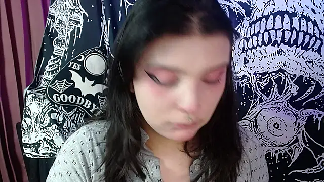 mikaskullcs online show from June 23, 2026, 5:27 am