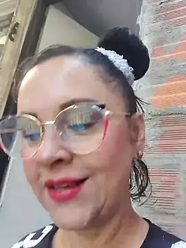 Amadamilf1980 online show from May 9, 2026, 2:22 pm