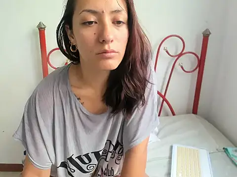 Snapshot of DulceXmile chatting on December 5, 2025, 12:47 pm DulceXmile online show from December 5, 2025, 12:47 pm