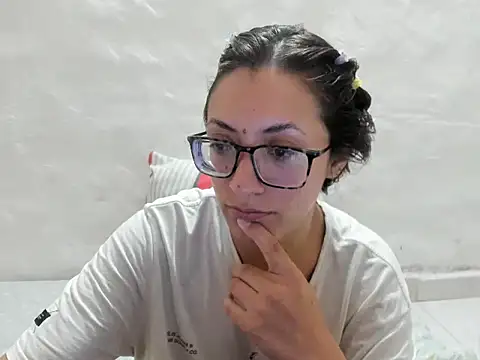 Snapshot of DulceXmile chatting on January 7, 2026, 7:05 pm DulceXmile online show from January 7, 2026, 7:05 pm