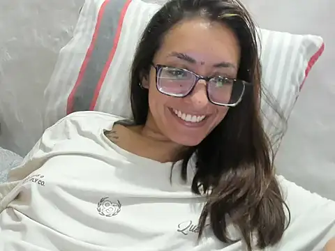 Snapshot of DulceXmile chatting on February 12, 2026, 3:18 pm DulceXmile online show from February 12, 2026, 3:18 pm