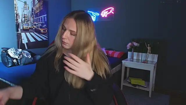 Snapshot of Jes_Solar chatting on September 26, 2025, 11:47 am Jes Solar online show from September 26, 2025, 11:47 am