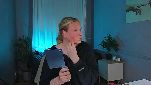 Snapshot of Jes_Solar chatting on October 15, 2025, 3:12 pm Jes Solar online show from October 15, 2025, 3:12 pm