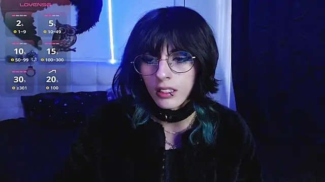Snapshot of goth_minerva chatting on September 17, 2025, 1:46 pm goth minerva online show from September 17, 2025, 1:46 pm