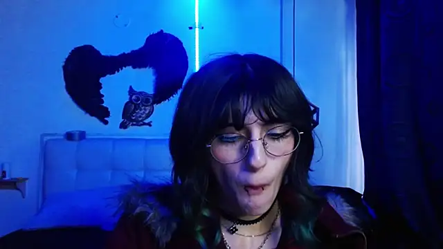 Snapshot of goth_minerva chatting on September 18, 2025, 1:46 pm goth minerva online show from September 18, 2025, 1:46 pm