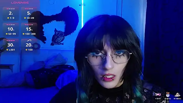 Snapshot of goth_minerva chatting on September 24, 2025, 1:58 pm goth minerva online show from September 24, 2025, 1:58 pm