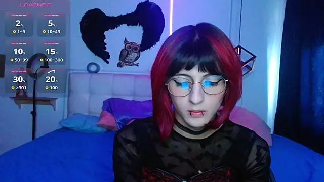 Snapshot of goth_minerva chatting on September 25, 2025, 1:59 pm goth minerva online show from September 25, 2025, 1:59 pm