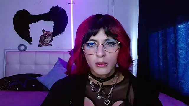 Snapshot of goth_minerva chatting on October 5, 2025, 1:31 pm goth minerva online show from October 5, 2025, 1:31 pm