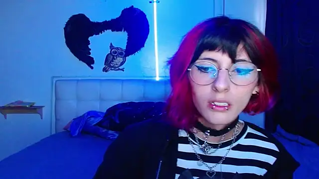 Snapshot of goth_minerva chatting on October 6, 2025, 1:41 pm goth minerva online show from October 6, 2025, 1:41 pm