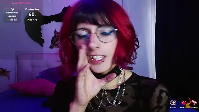 Snapshot of goth_minerva chatting on October 7, 2025, 1:52 pm goth minerva online show from October 7, 2025, 1:52 pm