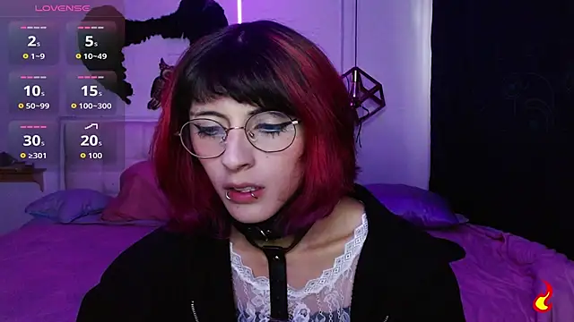 Snapshot of goth_minerva chatting on October 9, 2025, 1:42 pm goth minerva online show from October 9, 2025, 1:42 pm