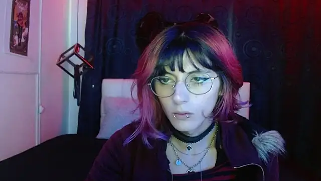 Snapshot of goth_minerva chatting on October 17, 2025, 1:14 pm goth minerva online show from October 17, 2025, 1:14 pm
