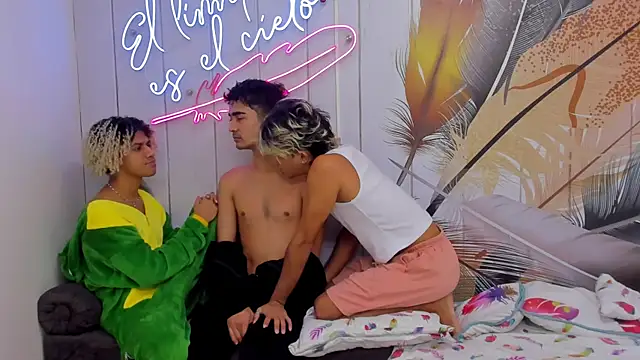 Meneaterss online show from October 5, 2025, 11:08 am