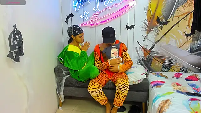 Meneaterss online show from October 13, 2025, 11:21 am