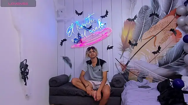 Meneaterss online show from October 21, 2025, 8:31 pm