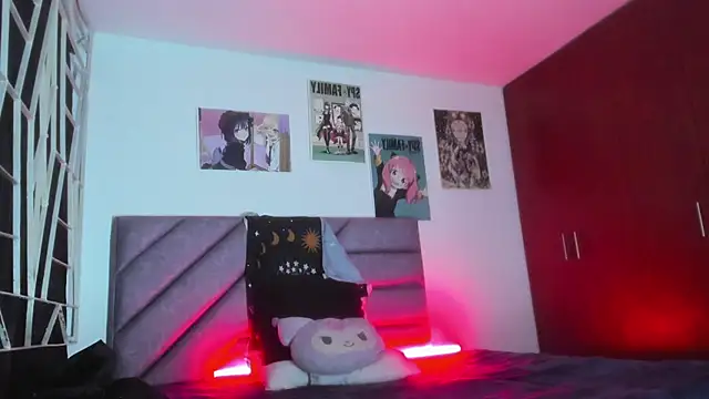 KARINNA  RAVEN online show from November 26, 2025, 11:28 pm