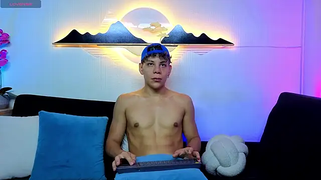 Snapshot of Almiboys chatting on March 20, 2026, 5:12 am Almiboys online show from March 20, 2026, 5:12 am