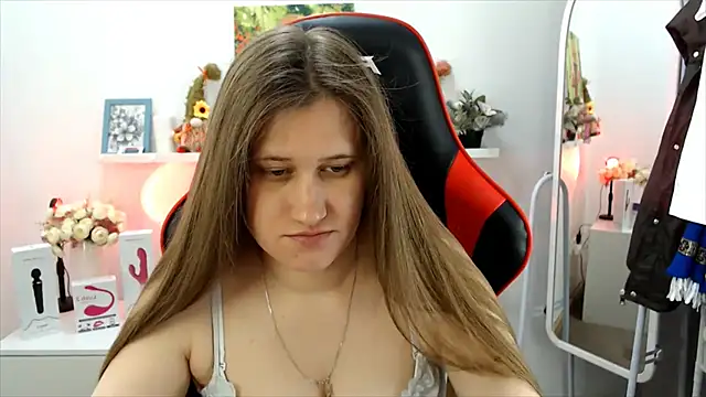 Lucky Lana online show from May 12, 2026, 2:19 am