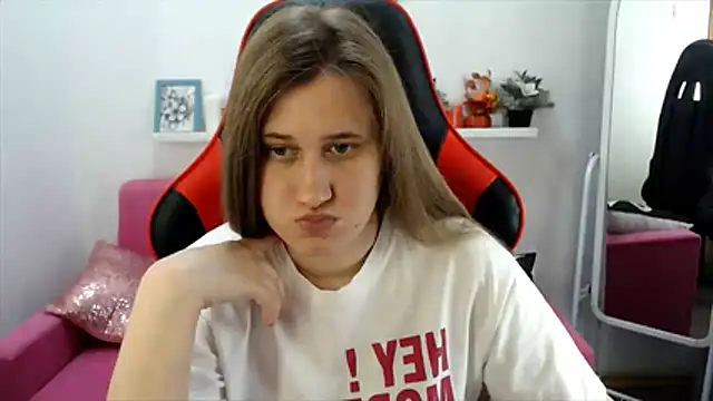 Lucky Lana online show from July 13, 2026, 2:47 am