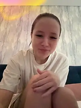 Snapshot of CarolineTenders chatting on October 4, 2025, 2:04 pm CarolineTenders online show from October 4, 2025, 2:04 pm