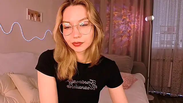 Snapshot of Lilo_Sims chatting on October 6, 2025, 2:20 am Lilo Sims online show from October 6, 2025, 2:20 am