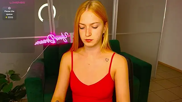 MirandaMayers online show from September 26, 2025, 8:24 pm