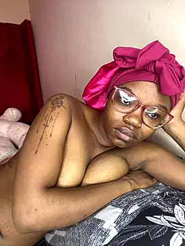 YummyMelanin117 online show from November 17, 2025, 8:09 am