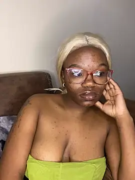 Snapshot of YummyMelanin117 chatting on February 27, 2026, 4:01 am YummyMelanin117 online show from February 27, 2026, 4:01 am