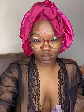 Snapshot of YummyMelanin117 chatting on March 4, 2026, 9:54 pm YummyMelanin117 online show from March 4, 2026, 9:54 pm