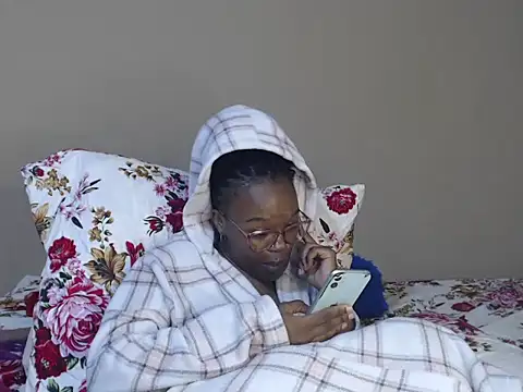 Snapshot of YummyMelanin117 chatting on March 20, 2026, 12:15 am YummyMelanin117 online show from March 20, 2026, 12:15 am