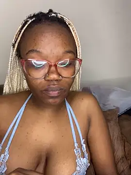 YummyMelanin117 online show from April 21, 2026, 11:51 pm