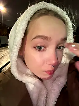 Snapshot of bambi_lu chatting on October 27, 2025, 6:01 pm bambi lu online show from October 27, 2025, 6:01 pm