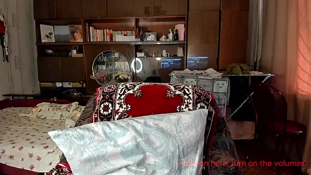 AngelaSwan online show from September 14, 2025, 2:16 pm