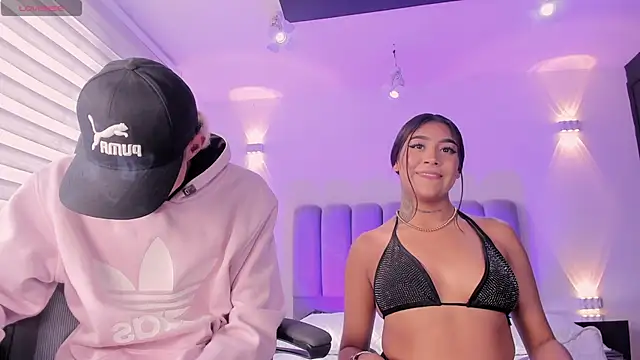 Snapshot of candyandmarilyn chatting on September 20, 2025, 8:54 pm candyandmarilyn online show from September 20, 2025, 8:54 pm