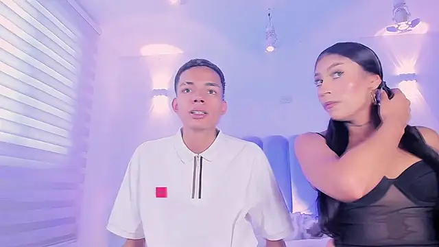 Snapshot of candyandmarilyn chatting on October 11, 2025, 9:02 pm candyandmarilyn online show from October 11, 2025, 9:02 pm