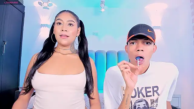 Snapshot of candyandmarilyn chatting on October 13, 2025, 8:53 pm candyandmarilyn online show from October 13, 2025, 8:53 pm