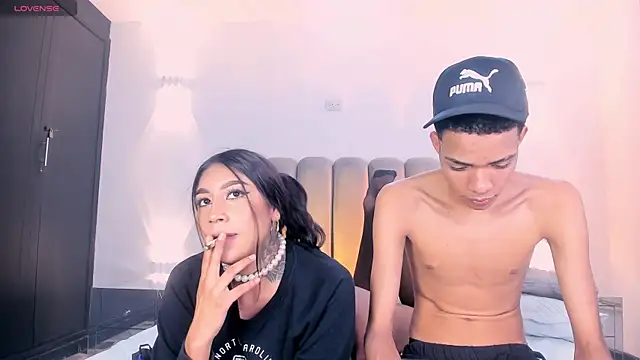 Snapshot of candyandmarilyn chatting on October 16, 2025, 9:05 pm candyandmarilyn online show from October 16, 2025, 9:05 pm