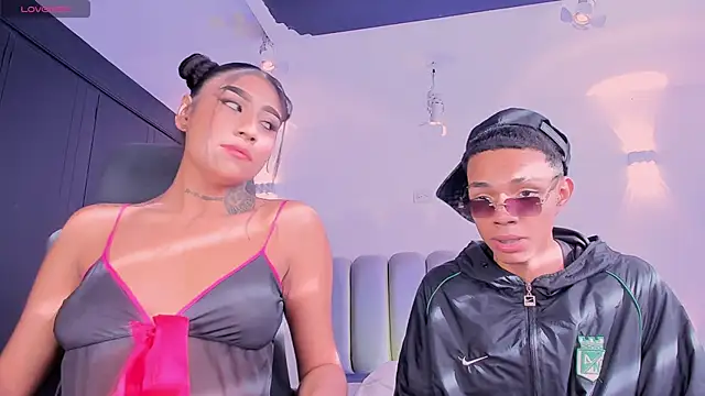 Snapshot of candyandmarilyn chatting on October 27, 2025, 9:08 pm candyandmarilyn online show from October 27, 2025, 9:08 pm